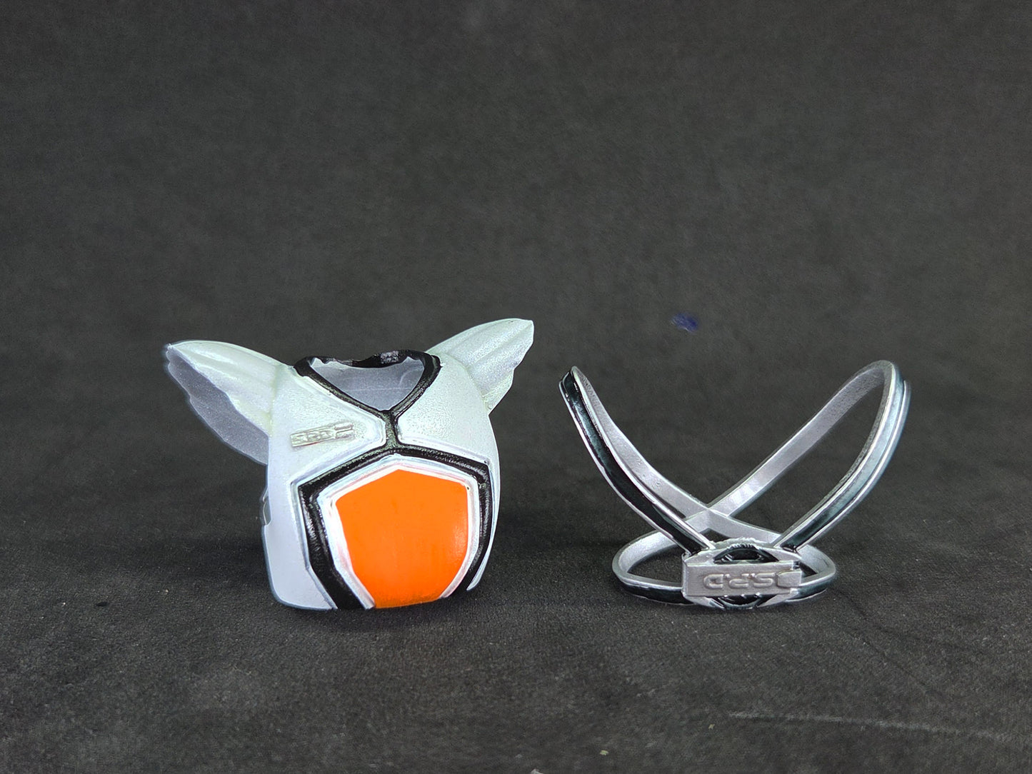 Power Rangers S.P.D. | Lightning Collection - Kat Ranger Helmet | 1/12 Scale Accesories