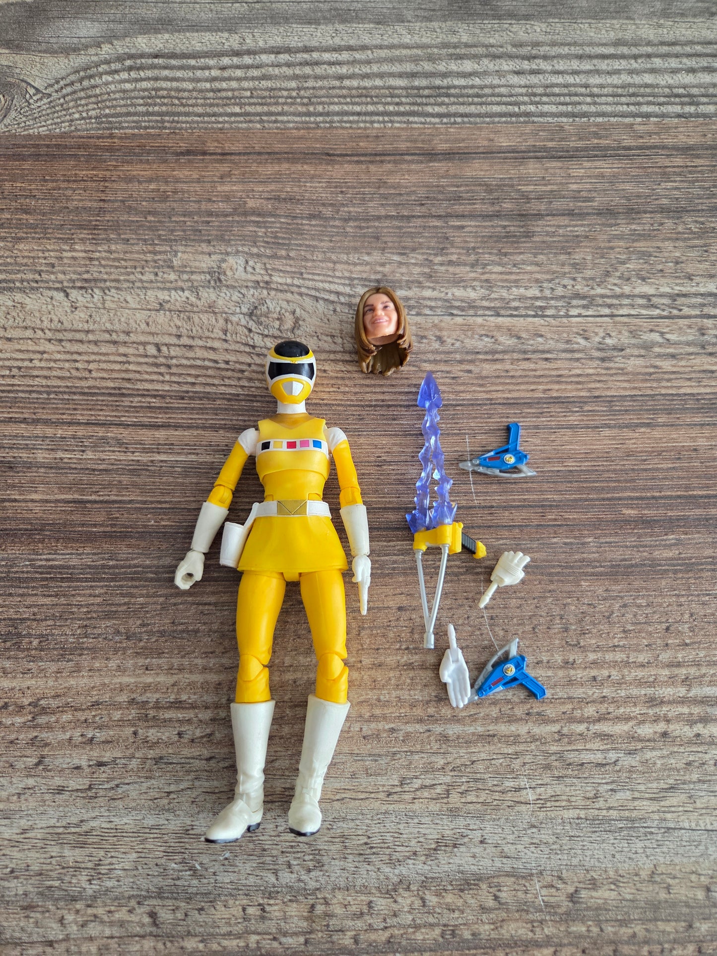 Power Rangers Lighting Collection - In Space Yellow Ranger