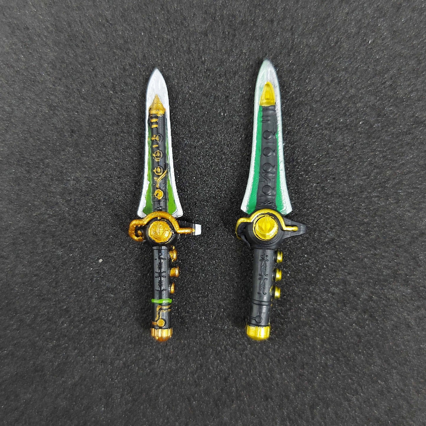 Mighty Morphin Power Rangers - Dragon Dagger - Lightning Collection Accessories