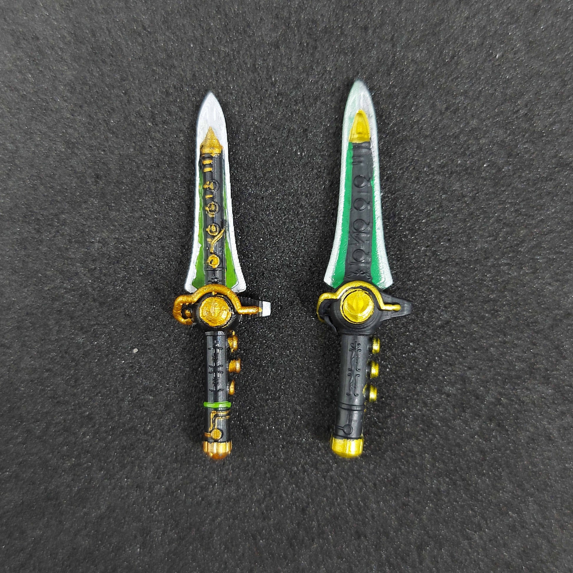 Mighty Morphin Power Rangers - Dragon Dagger - Lightning Collection Accessories