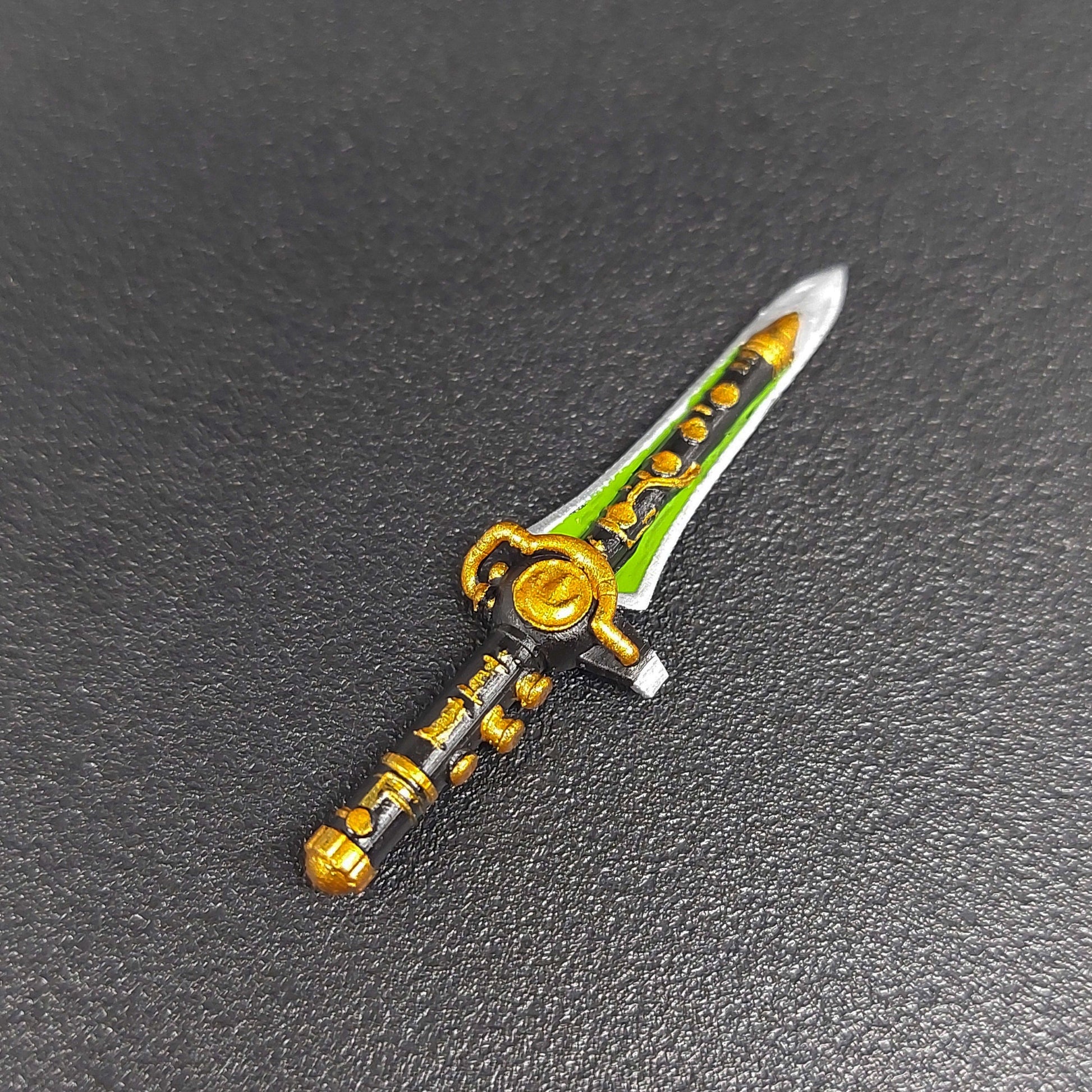Mighty Morphin Power Rangers - Dragon Dagger - Lightning Collection Accessories