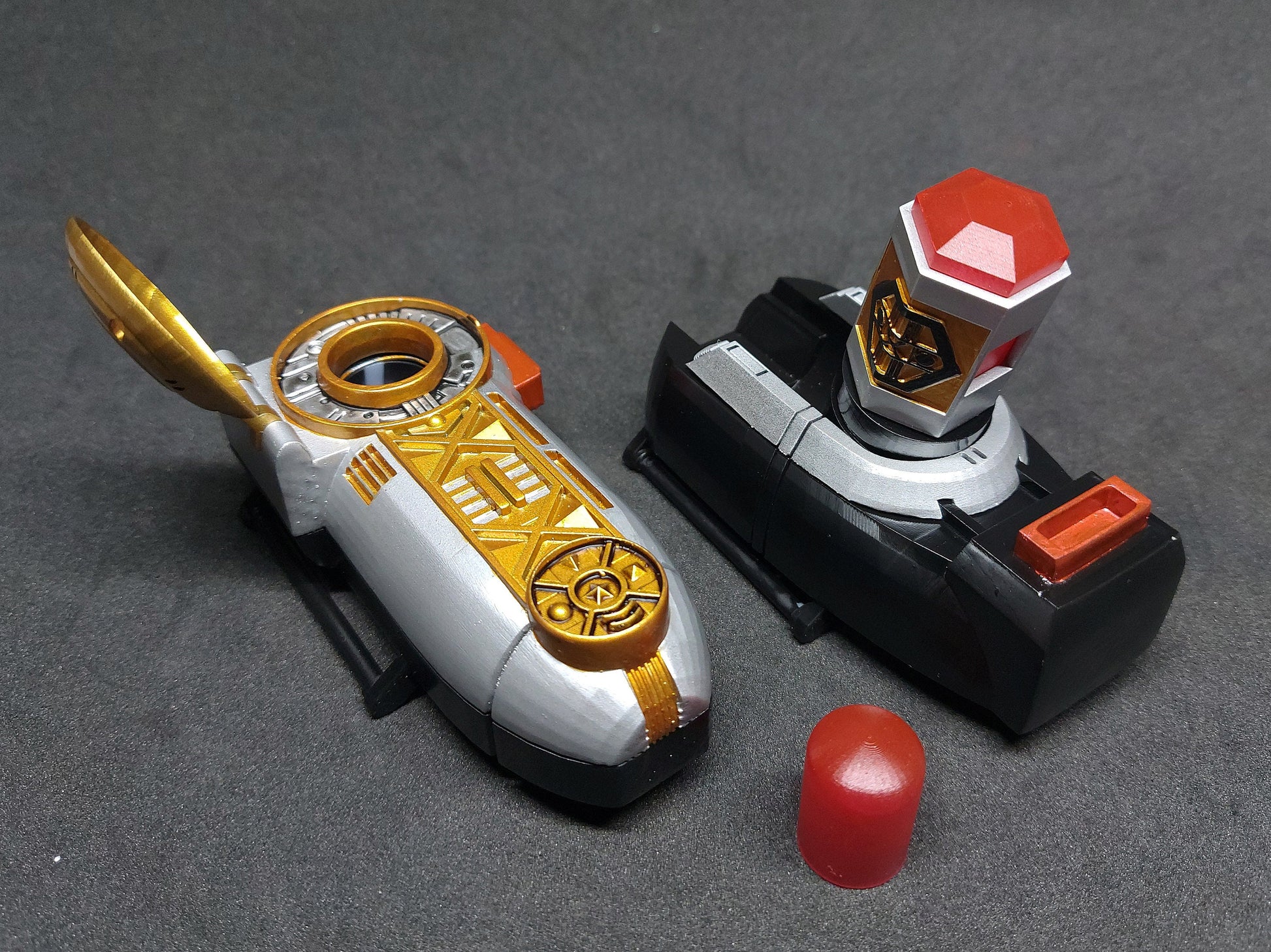 3D Printed & Painted Power Rangers Zeo - Zeonizer / Ohranger - Power Brace | Display Prop