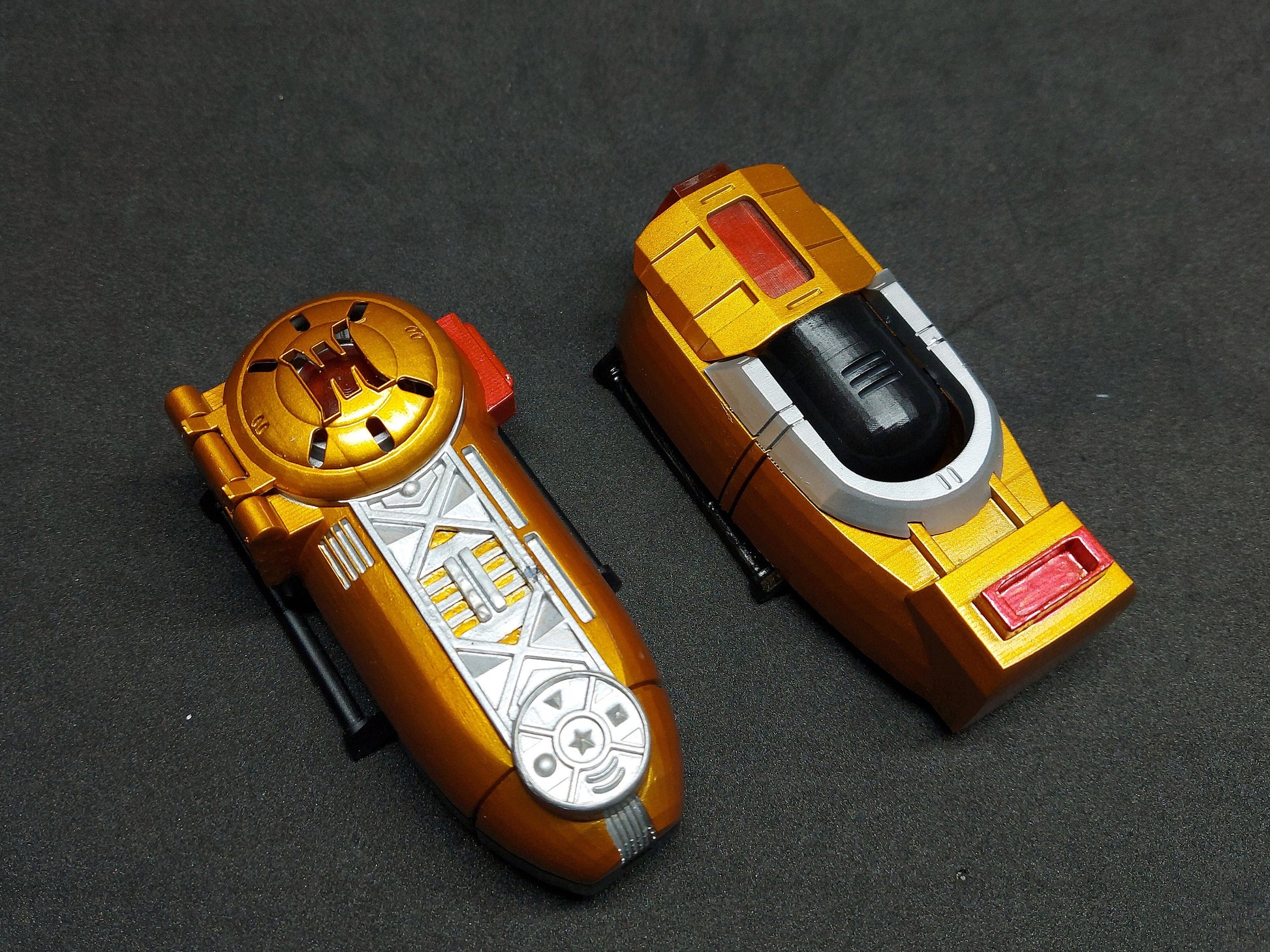 3D Printed & Painted Power Rangers Zeo - Gold Zeonizer / Ohranger - Gold Power Brace | Display Prop