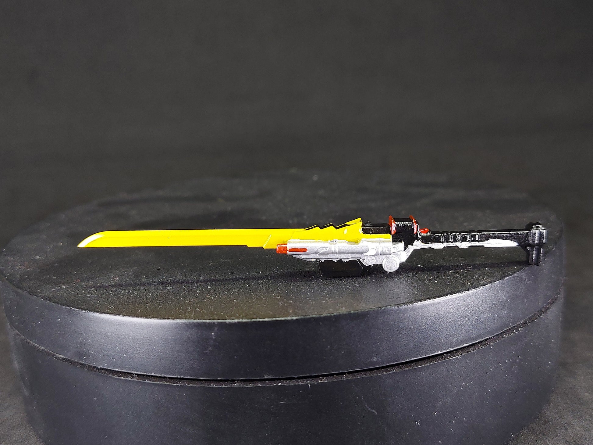 Power Rangers Dino Charge - Kyoryuger - Lightning Collection Dino Saber / Zyuden Sword Gabricalibur