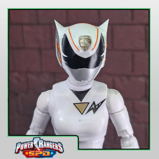 Power Rangers S.P.D. | Lightning Collection - Kat Ranger Helmet | 1/12 Scale Accesories